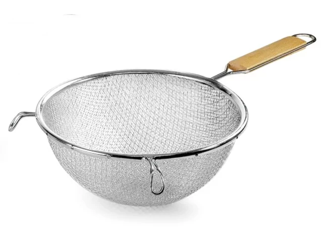 Tinplated sieve with wooden handle - 160mm