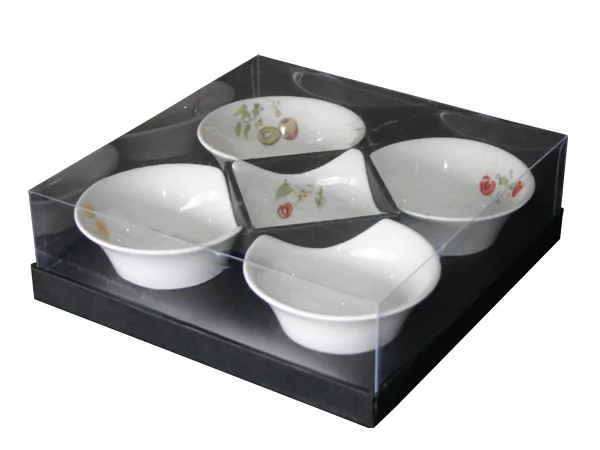 Set van 5 porseleinen aperoschaaltjes gedecoreerd